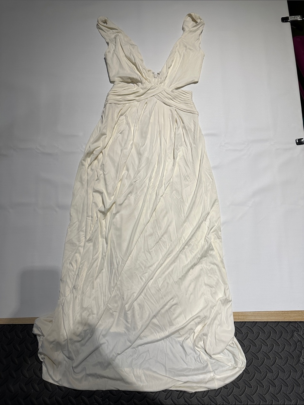BCBGMaxAzria Cream Twist-Front V-Neck Maxi Dress